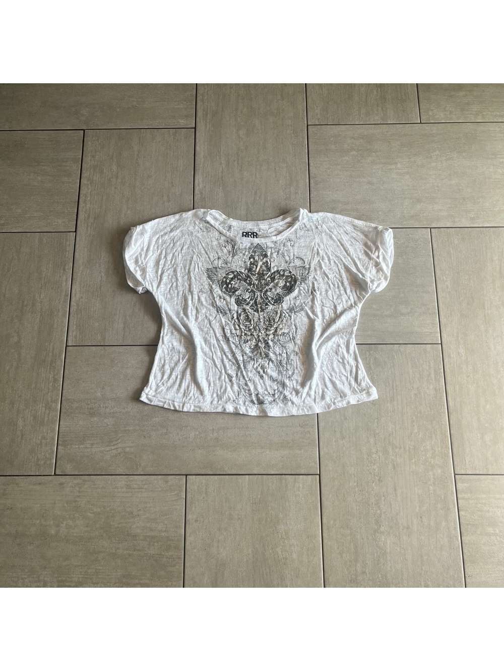 RRR White Graphic Short Sleeve Tee Small Size Casual Shirt